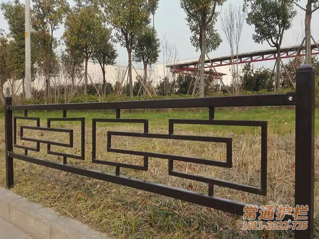 常通是怎样进行道路护栏设计的
